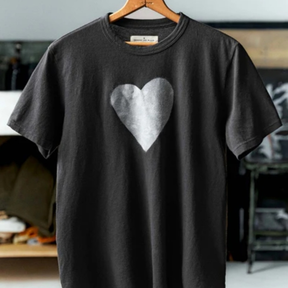 Imogene and Willie Black T-Shirt "the heart"